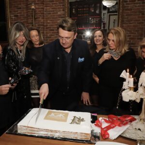 4A9DEBA6-85BB-438E-A950-7D7E5A038111