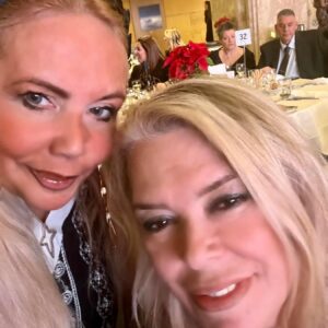 F3DF8B4C-4C55-4373-8317-DCD45C42D4F1