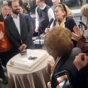 35AFE9F4-5C17-40B6-8D2E-7FA22BAC1A5A