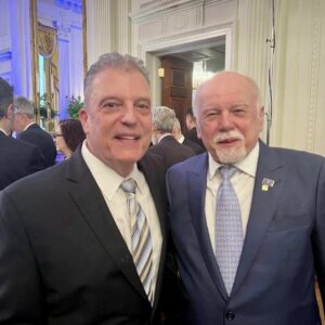 2E2E046B-5239-4248-B232-322045BD585C